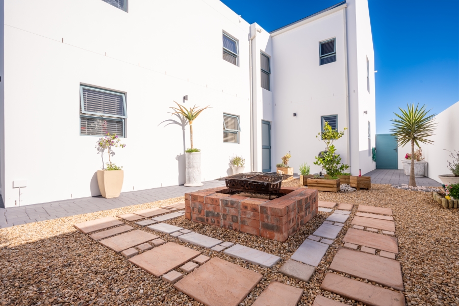 3 Bedroom Property for Sale in Blue Lagoon Western Cape